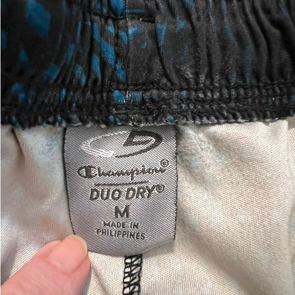 Champion Men's Shorts Size M Blue and Black Duo Dry and Red and Black Shorts - Picture 5 of 9